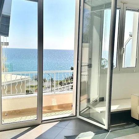 Silvia Al Mare Apartment