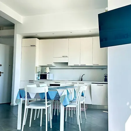 Apartment Silvia Al Mare *